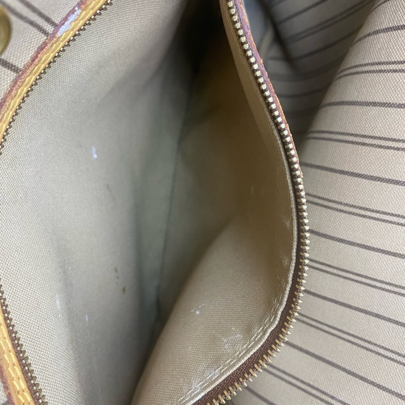 Louis Vuitton MM Neverfull - Picture 6 of 9